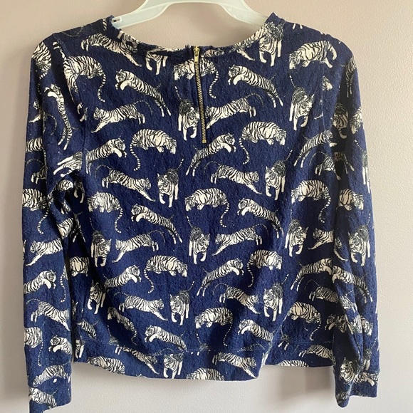 Women long sleeve top navy blue with tiger prints - Picture 2 of 5